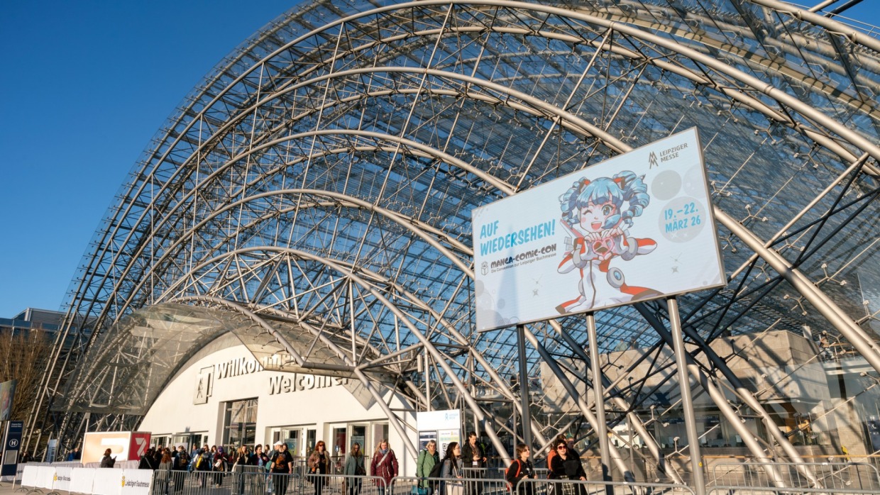 Glass hall during Manga Comic Con 2025