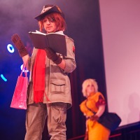 Bühnenperformance während des Leipzig Cosplay Wettbewerbs 2026 auf der Großen Bühne der Manga Comic Con