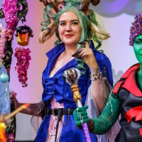 Bühnenperformance während des Leipzig Cosplay Wettbewerbs 2026 auf der Großen Bühne der Manga Comic Con