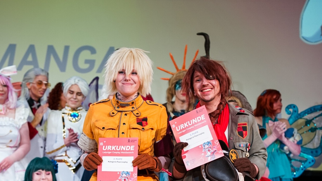 Siegerehrung von Platz 2 "Paar" des Leipzig Cosplay Wettbewerbs 2026 auf der Großen Bühne der Manga Comic Con