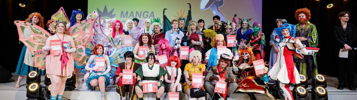 Leipziger Cosplay Wettbewerb 2026 Gruppenbild auf der Manga Comic Con Bühne