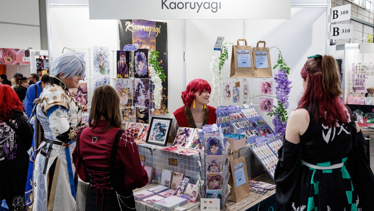Booth at the New Artist Alley with visitors at Manga Comic Con 2026