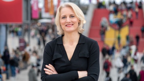 Portraitfotografie der Buchmessedirektorin Astrid Böhmisch auf der Leipziger Buchmesse 2025